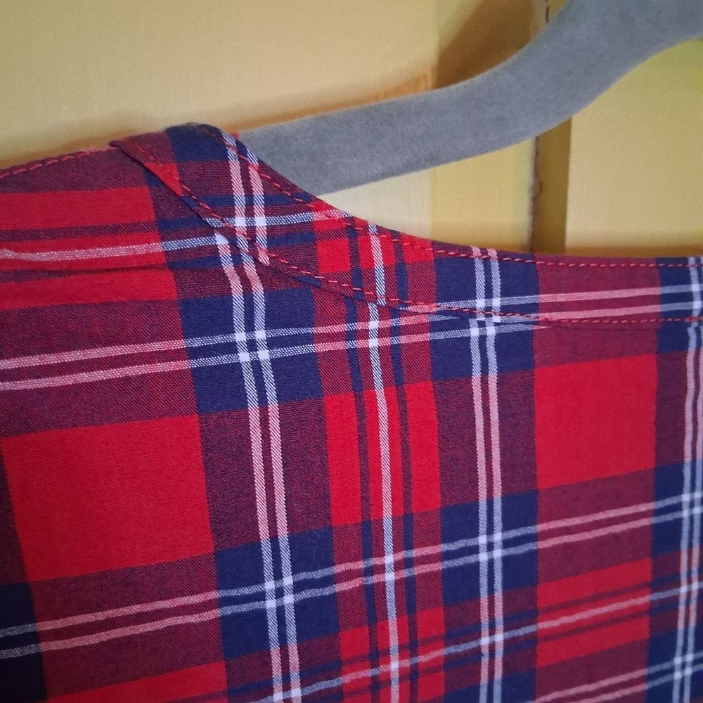 Draper James Red and Black Plaid Stretch Cotton Blouse With Ruffled Placket Sz L - Picture 12 of 14